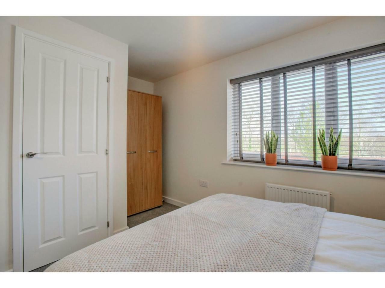 Newly Built, Splendid House For 5 In Manchester! Exterior foto